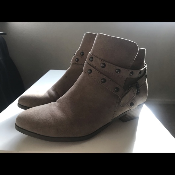 Boots - Picture 3 of 3